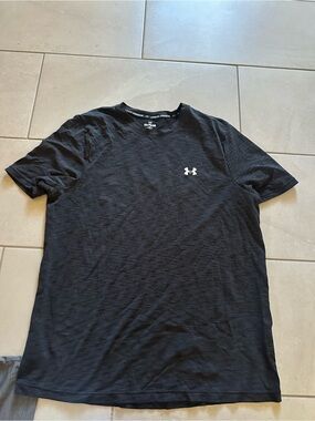 Under Armour Black Men’s Short Sleeve